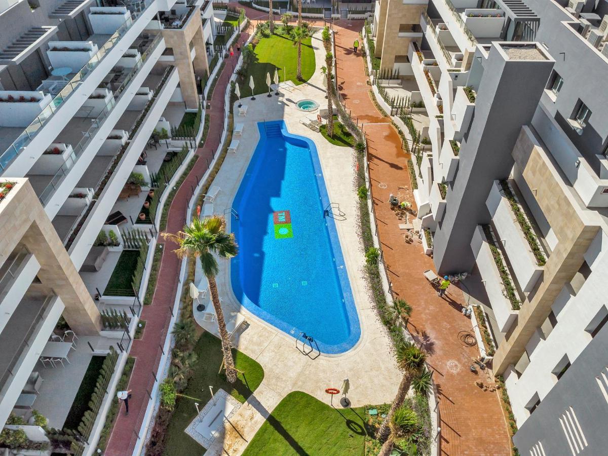 Lovely First Floor Apartment, Heating Pool ! Alicante Zewnętrze zdjęcie