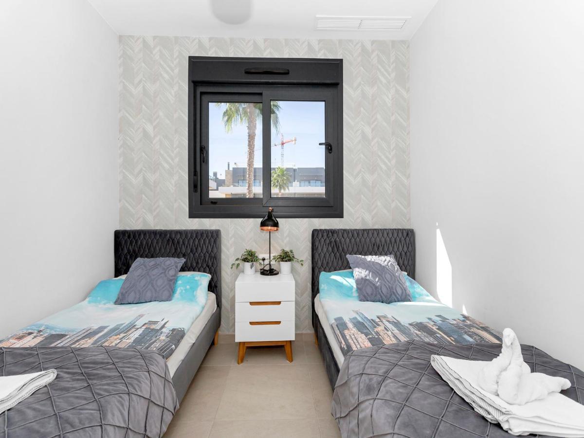 Lovely First Floor Apartment, Heating Pool ! Alicante Zewnętrze zdjęcie